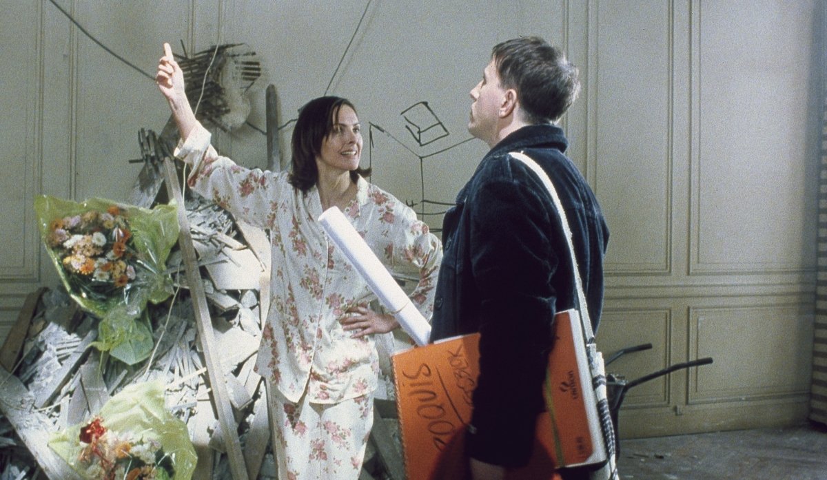 Carole Bouquet در صحنه فیلم سینمایی Housewarming