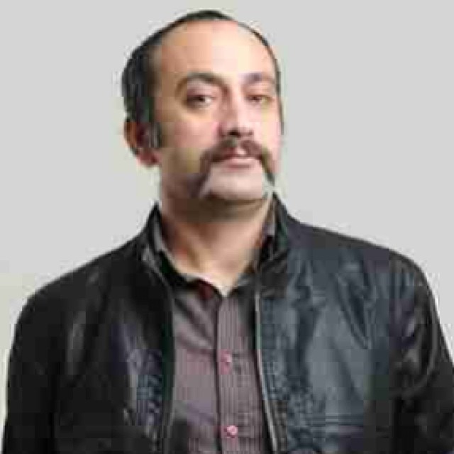 تصویری شخصی از عارف لرستانی، بازیگر و کارگردان سینما و تلویزیون