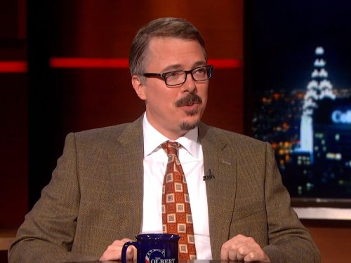 Vince Gilligan در صحنه سریال تلویزیونی گزارش کلبر