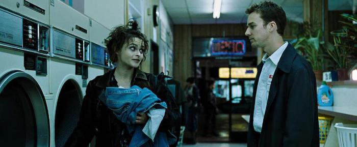 هلنا بونهام کارتر در صحنه فیلم سینمایی باشگاه مشت زنی به همراه ادوارد نورتون