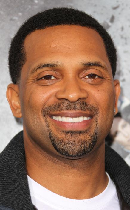 Mike Epps در صحنه فیلم سینمایی منبع رمز