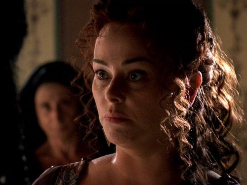 Polly Walker در صحنه فیلم سینمایی رم