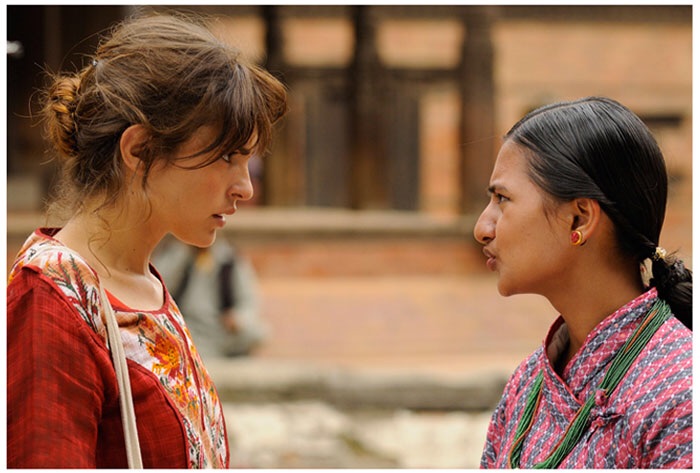 Verónica Echegui در صحنه فیلم سینمایی Katmandú, un espejo en el cielo