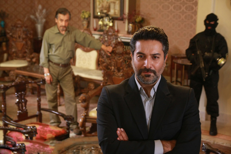  فیلم سینمایی قلاده های طلا به کارگردانی ابوالقاسم طالبی