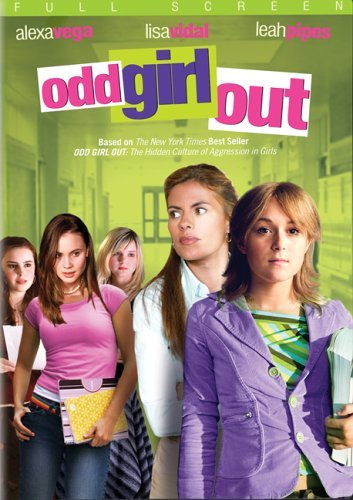 Lisa Vidal در صحنه فیلم سینمایی Odd Girl Out به همراه Alexa PenaVega