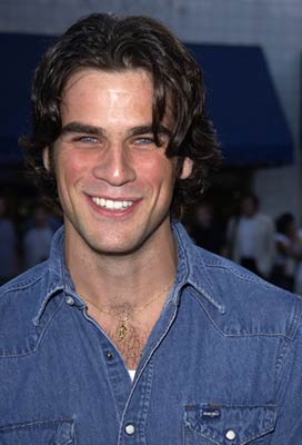 Eddie Cahill در صحنه فیلم سینمایی جی و باب ساکت پاتک می زنند