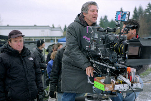 Michael Lembeck در صحنه فیلم سینمایی The Santa Clause 2