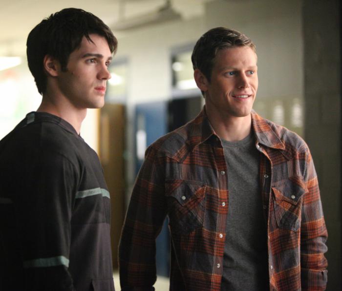Zach Roerig در صحنه سریال تلویزیونی خاطرات خون آشام به همراه Steven R. McQueen