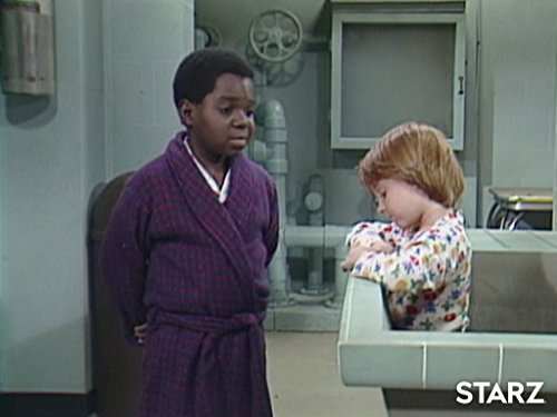 Gary Coleman در صحنه سریال تلویزیونی Diff'rent Strokes به همراه دانی کوکسی