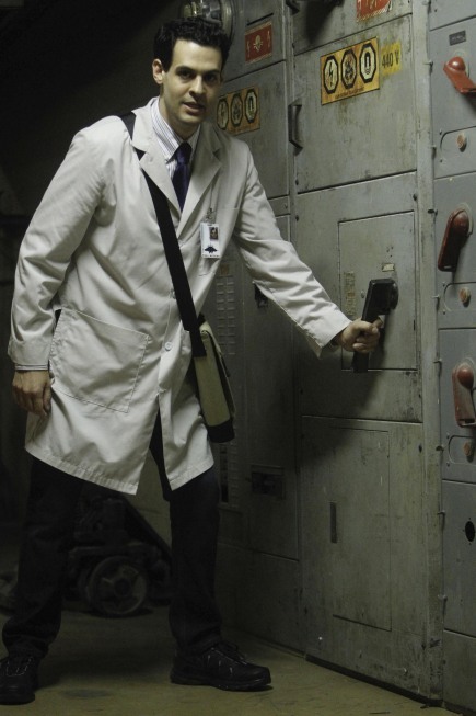 Andrew Leeds در صحنه سریال تلویزیونی استخوان ها