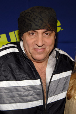 Steven Van Zandt در صحنه سریال تلویزیونی همراهان