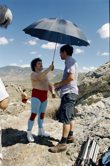 Jared Hess در صحنه فیلم سینمایی ناچو لیبره به همراه جک بلک