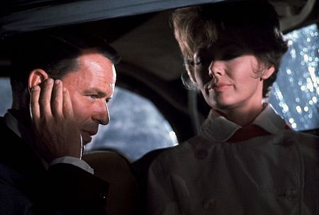 Barbara Rush در صحنه فیلم سینمایی Come Blow Your Horn به همراه فرانک سیناترا