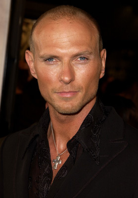 Luke Goss در صحنه فیلم سینمایی تیغ ۲