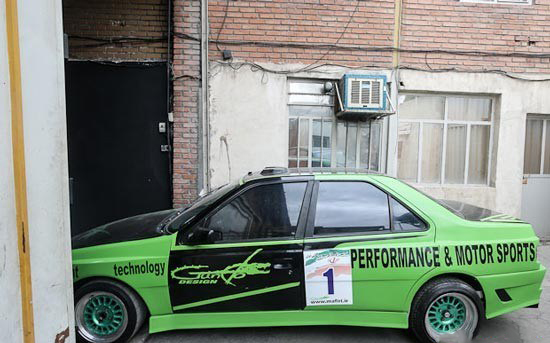 پشت صحنه فیلم سینمایی لاله به کارگردانی اسدالله نیک‌نژاد