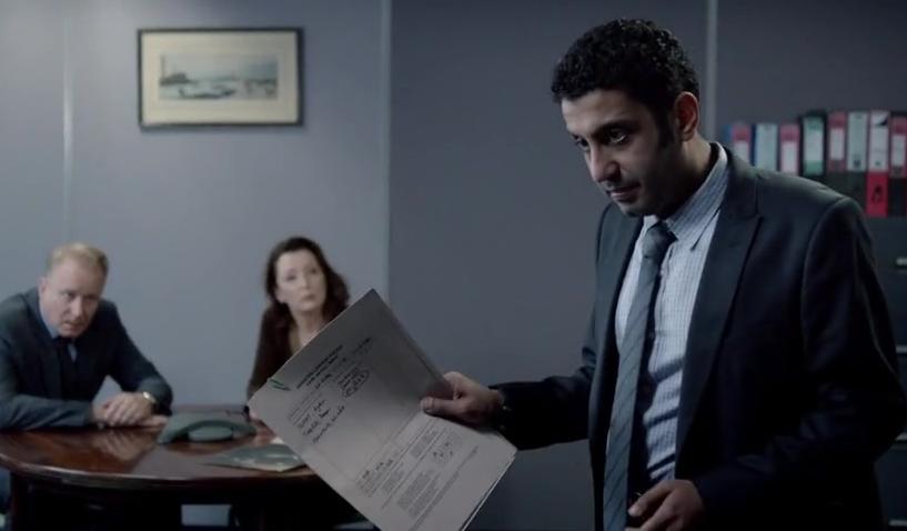 Adeel Akhtar در صحنه سریال تلویزیونی River به همراه استلان اسکارشگورد و Lesley Manville