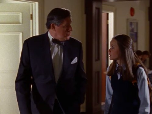 ادوارد هرمن در صحنه سریال تلویزیونی Gilmore Girls به همراه Alexis Bledel