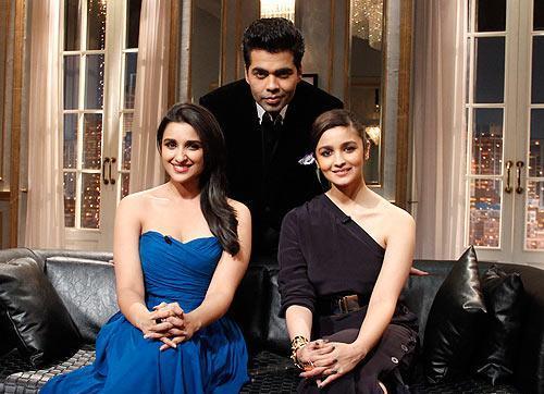 Alia Bhatt در صحنه سریال تلویزیونی Koffee with Karan به همراه پرینیتی چوپرا و Karan Johar