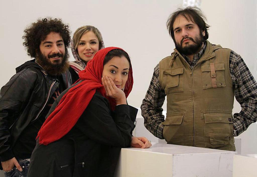 نوید محمدزاده در پشت صحنه فیلم سینمایی لانتوری به همراه رضا درمیشیان و مریم پالیزبان