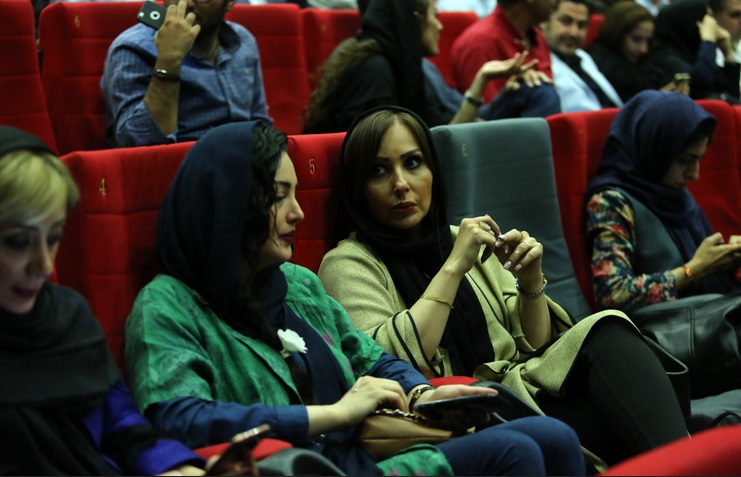 اکران افتتاحیه فیلم سینمایی ساعت 5 عصر با حضور پرستو صالحی