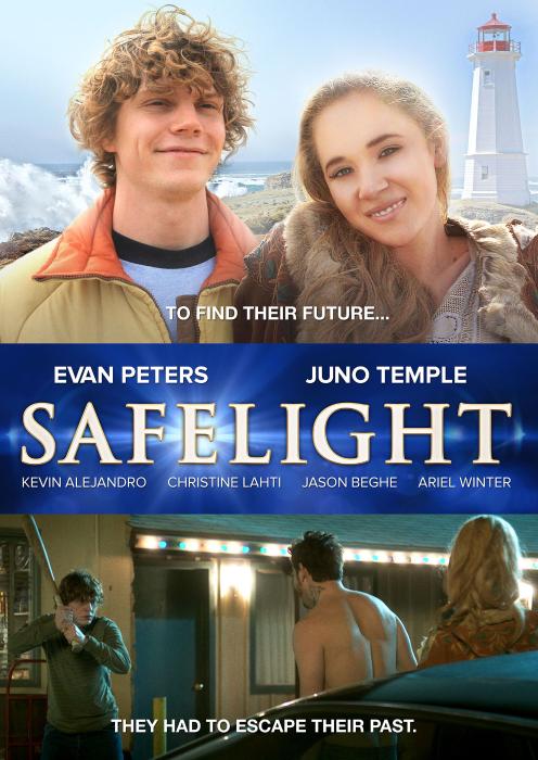 ایوان پیترز در صحنه فیلم سینمایی Safelight به همراه جونو تیمپل