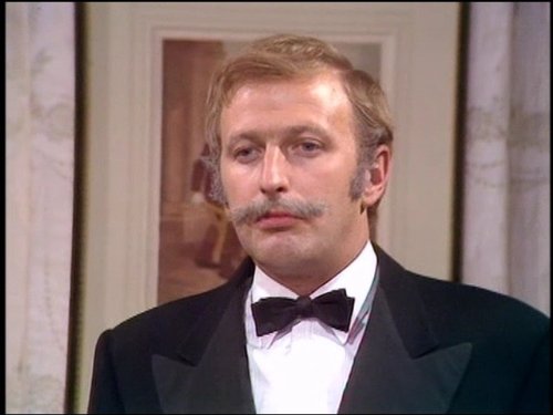 Graham Chapman در صحنه سریال تلویزیونی سیرک پرنده مونتی پایتون