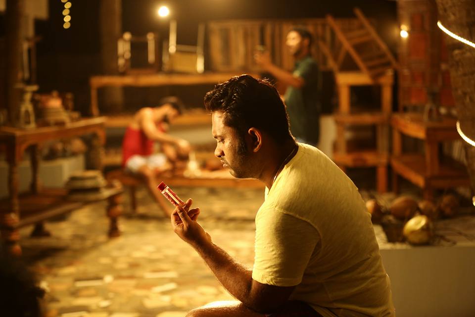  فیلم سینمایی Pretham با حضور Aju Varghese، Sharafudheen و Govind Padmasoorya