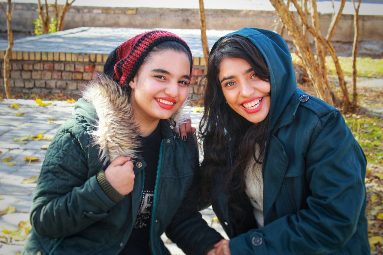 تصویری از ریحانه بابا‌رضایی، بازیگر سینما و تلویزیون در حال بازیگری سر صحنه یکی از آثارش