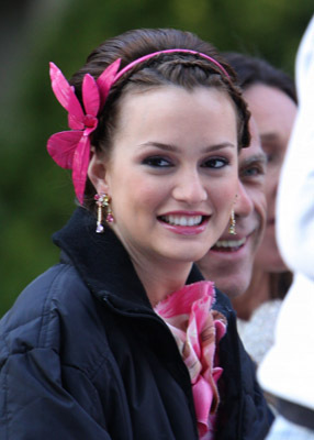 Leighton Meester در صحنه سریال تلویزیونی دختر شایعه ساز