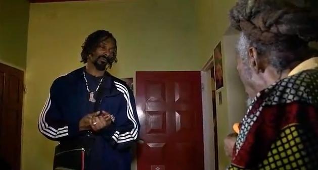 Snoop Dogg در صحنه فیلم سینمایی Reincarnated