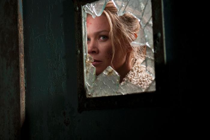 Laurie Holden در صحنه سریال تلویزیونی مردگان متحرک