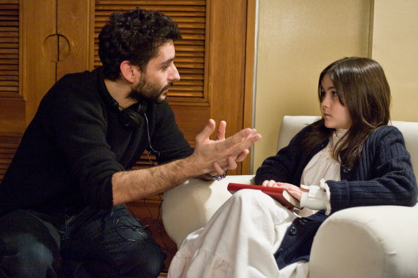 Isabelle Fuhrman در صحنه فیلم سینمایی یتیم به همراه ژاومه کولت-سرا