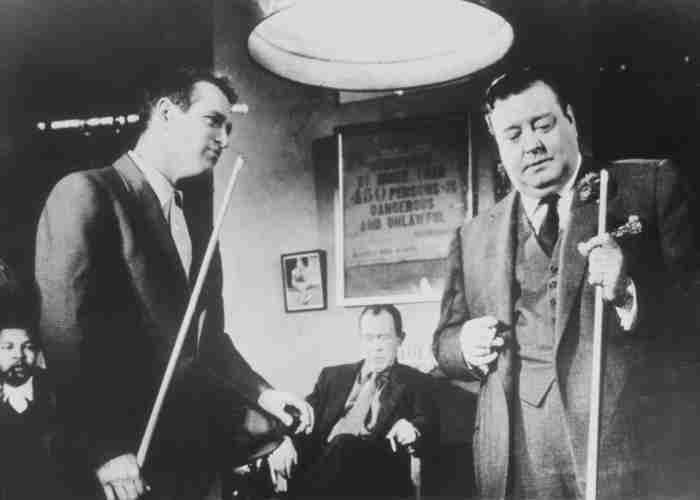 Jackie Gleason در صحنه فیلم سینمایی بیلیاردباز به همراه پل نیومن