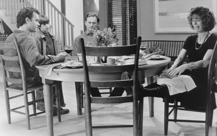راس مالینگر در صحنه فیلم سینمایی بی خوابی در سیاتل به همراه تام هنکس، ریتا ویلسون و ویکتور گاربر