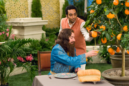 Manu Narayan در صحنه فیلم سینمایی معلم عشق. به همراه Mike Myers