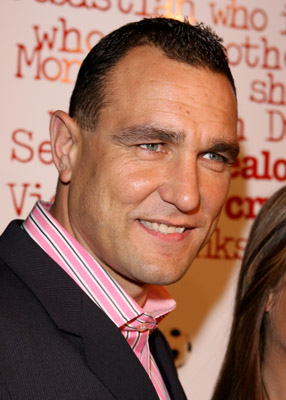  فیلم سینمایی این دختر همان مرد است با حضور Vinnie Jones