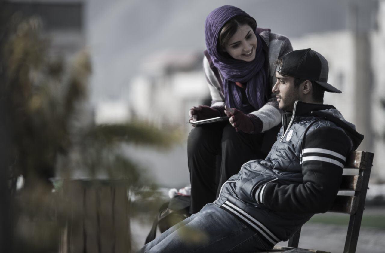 زیبا کرمعلی در صحنه فیلم سینمایی لاتاری به همراه ساعد سهیلی