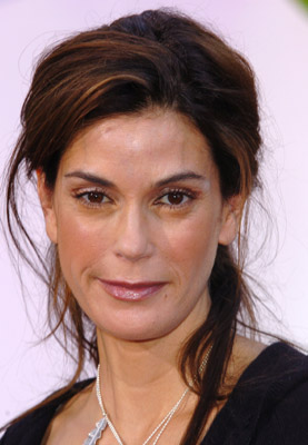 Teri Hatcher در صحنه فیلم سینمایی جوجه کوچولو