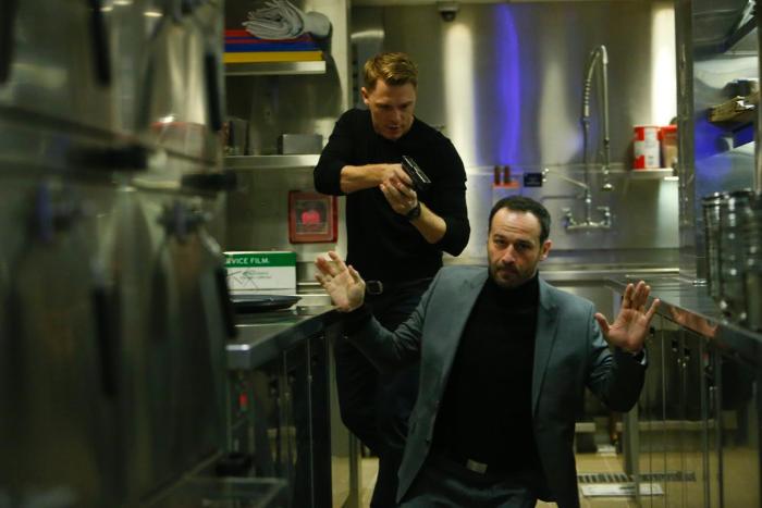 David Vadim در صحنه سریال تلویزیونی لیست سیاه به همراه Diego Klattenhoff