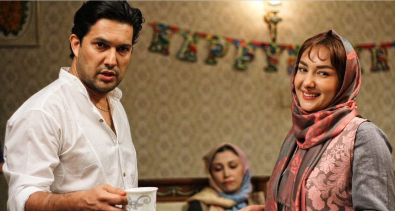 حامد بهداد در صحنه فیلم سینمایی هفت ماهگی به همراه هانیه توسلی