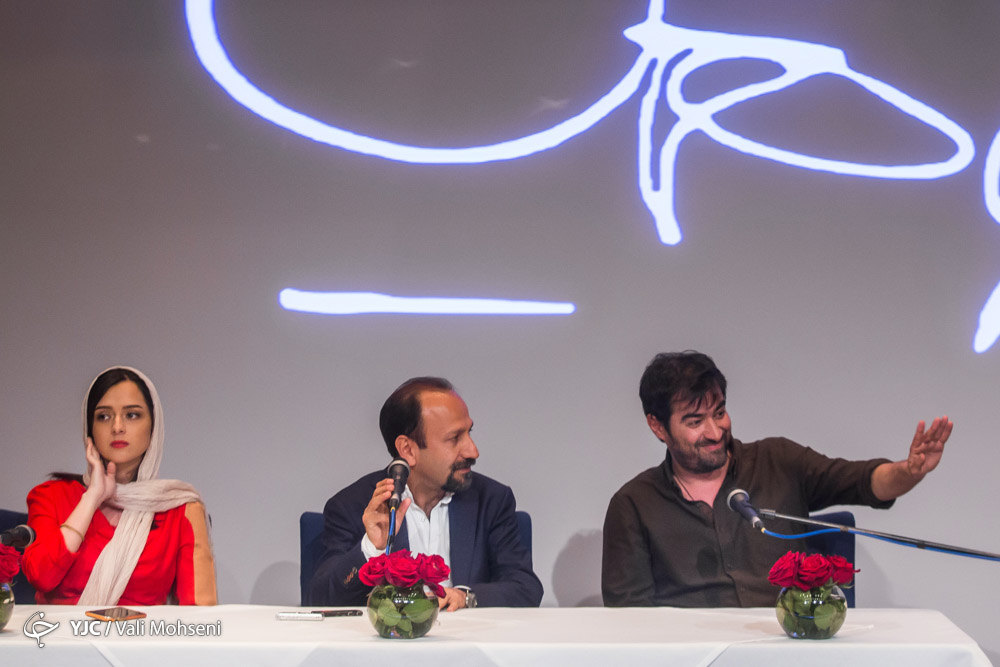 سید‌شهاب حسینی در نشست خبری فیلم سینمایی فروشنده به همراه ترانه علیدوستی و اصغر فرهادی