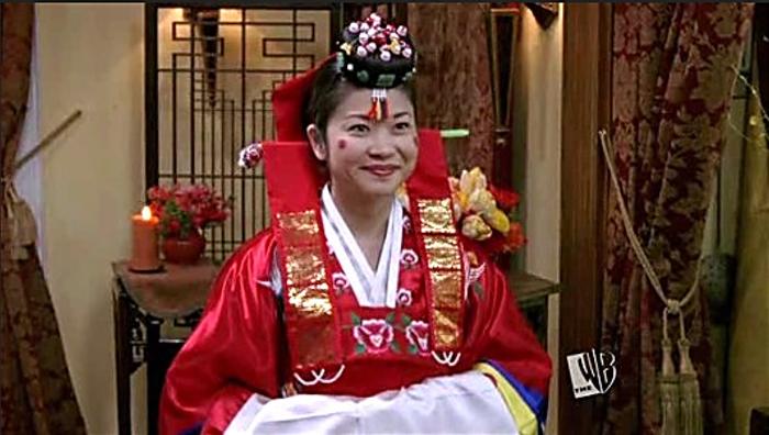 Keiko Agena در صحنه سریال تلویزیونی Gilmore Girls