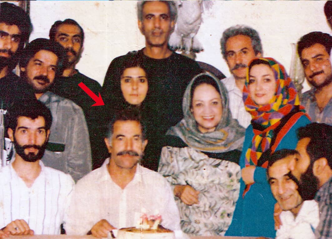 تصویری از رضا غمخوار (غفار رضایی)، مدیر تولید و بازیگر سینما و تلویزیون در پشت صحنه یکی از آثارش