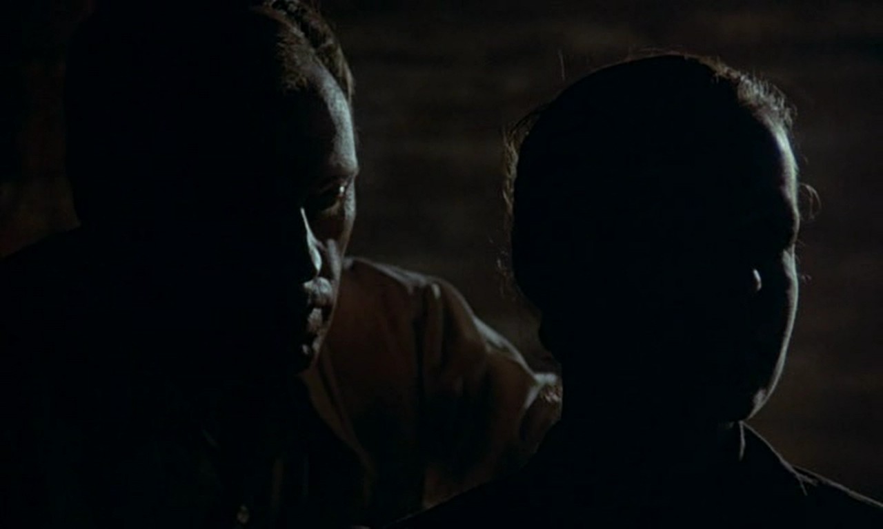 ژان لویی ترنتینیان در صحنه فیلم سینمایی The Last Train به همراه Romy Schneider