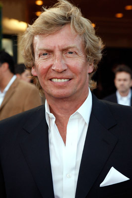 Nigel Lythgoe در صحنه فیلم سینمایی تندر استوایی