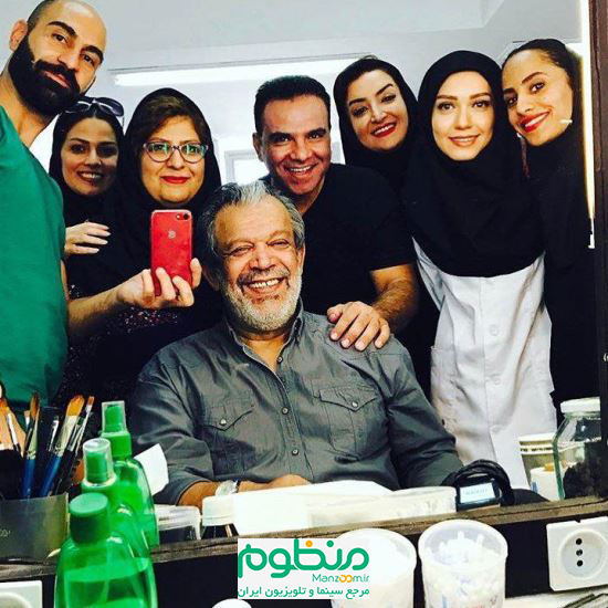 شهرزاد کمال‌زاده در پشت صحنه سریال تلویزیونی سفر در خانه به همراه بهمن گودرزی و حسن پورشیرازی