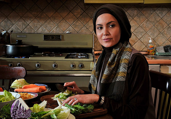 سامیه لک در صحنه سریال تلویزیونی خانه بی پرنده