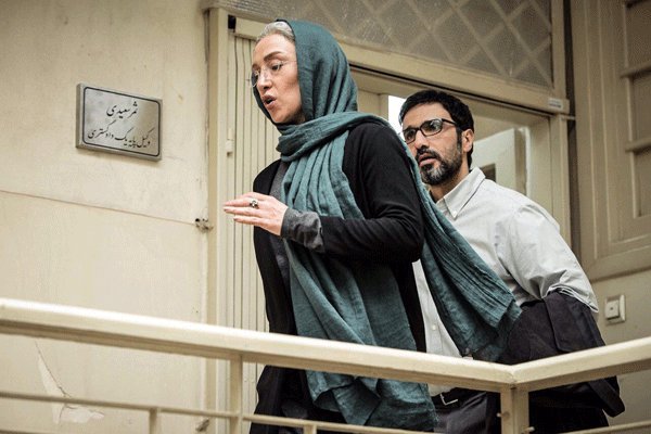 محمدرضا فروتن در صحنه فیلم سینمایی عادت نمی‌کنیم به همراه پانته‌آ پناهی‌ها