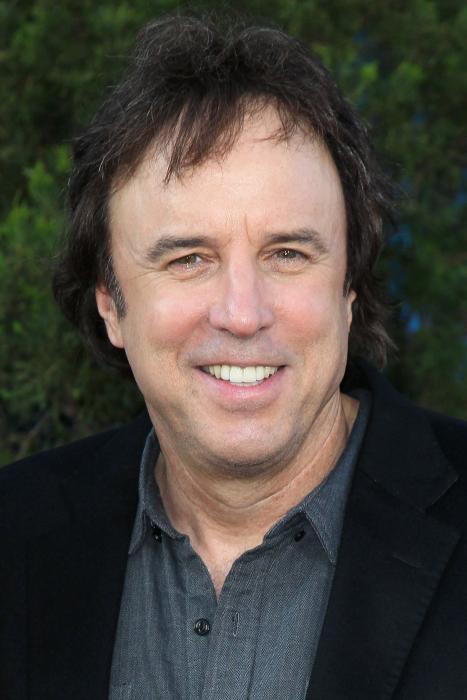 Kevin Nealon در صحنه فیلم سینمایی دلیر