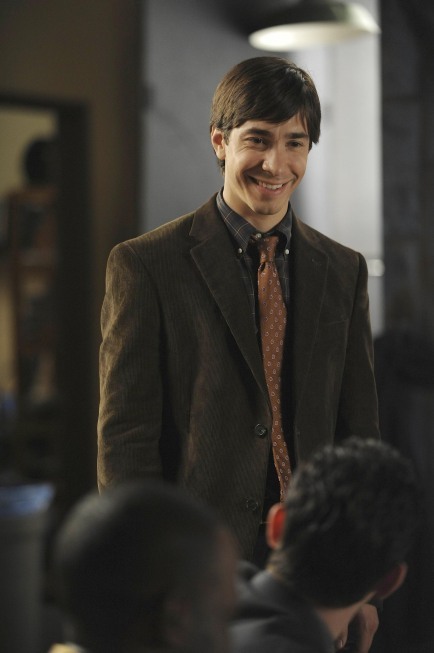 Justin Long در صحنه سریال تلویزیونی دختر جدید